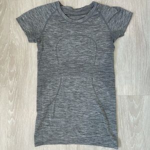 Swiftly Tech Short Sleeve Shirt Heathered Gray